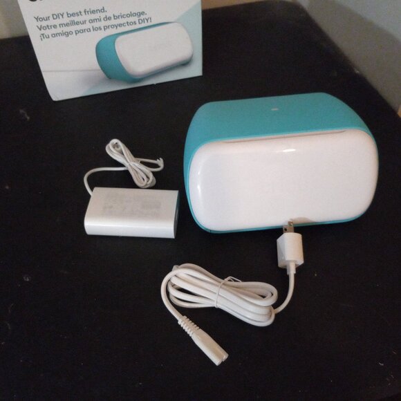 Cricut Joy™ + Smart Iron-On Bundle - Picture 2 of 9